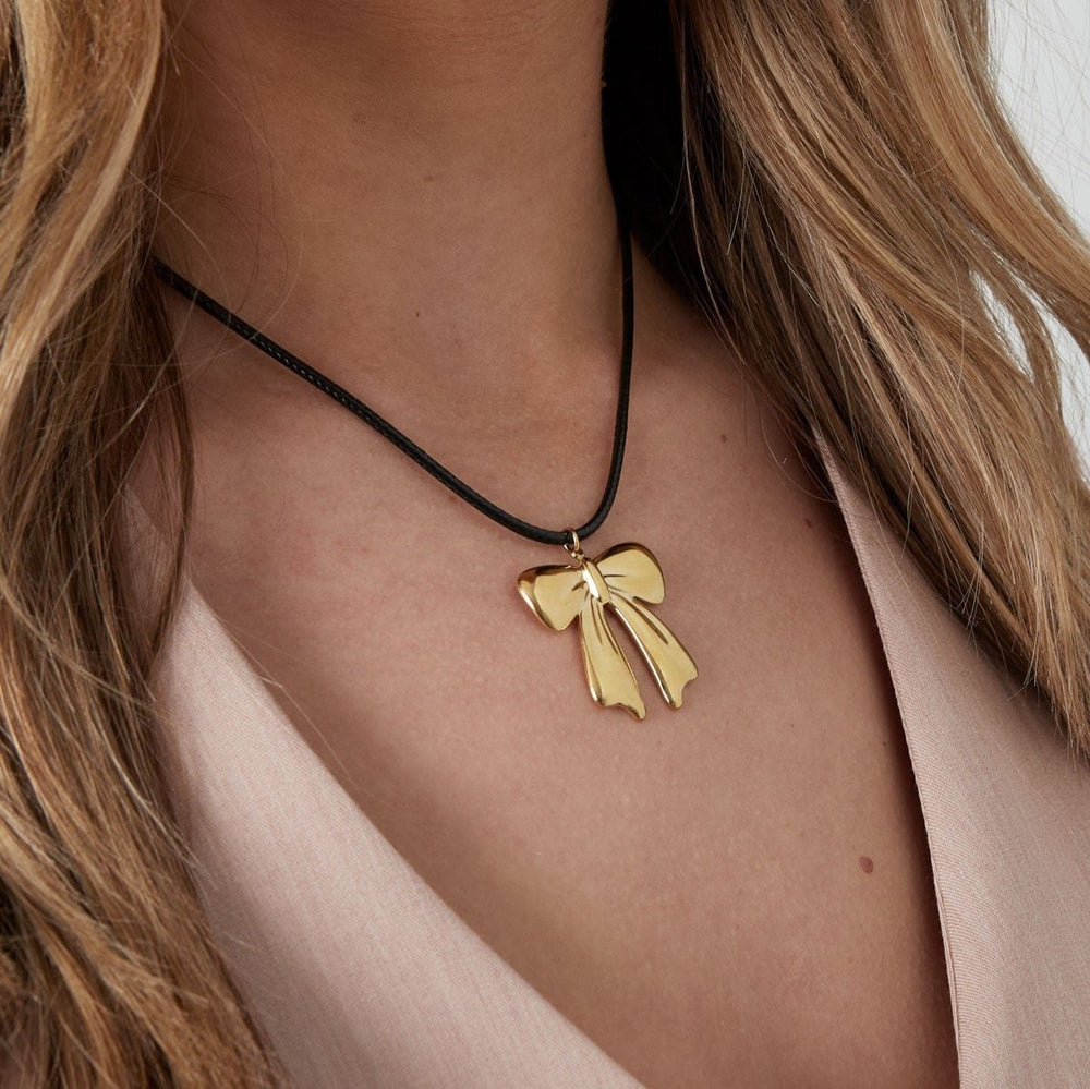 Big Flake Necklace