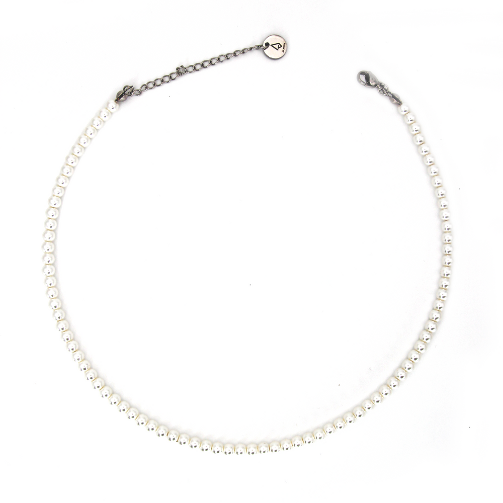 Dafne necklace of small pearls