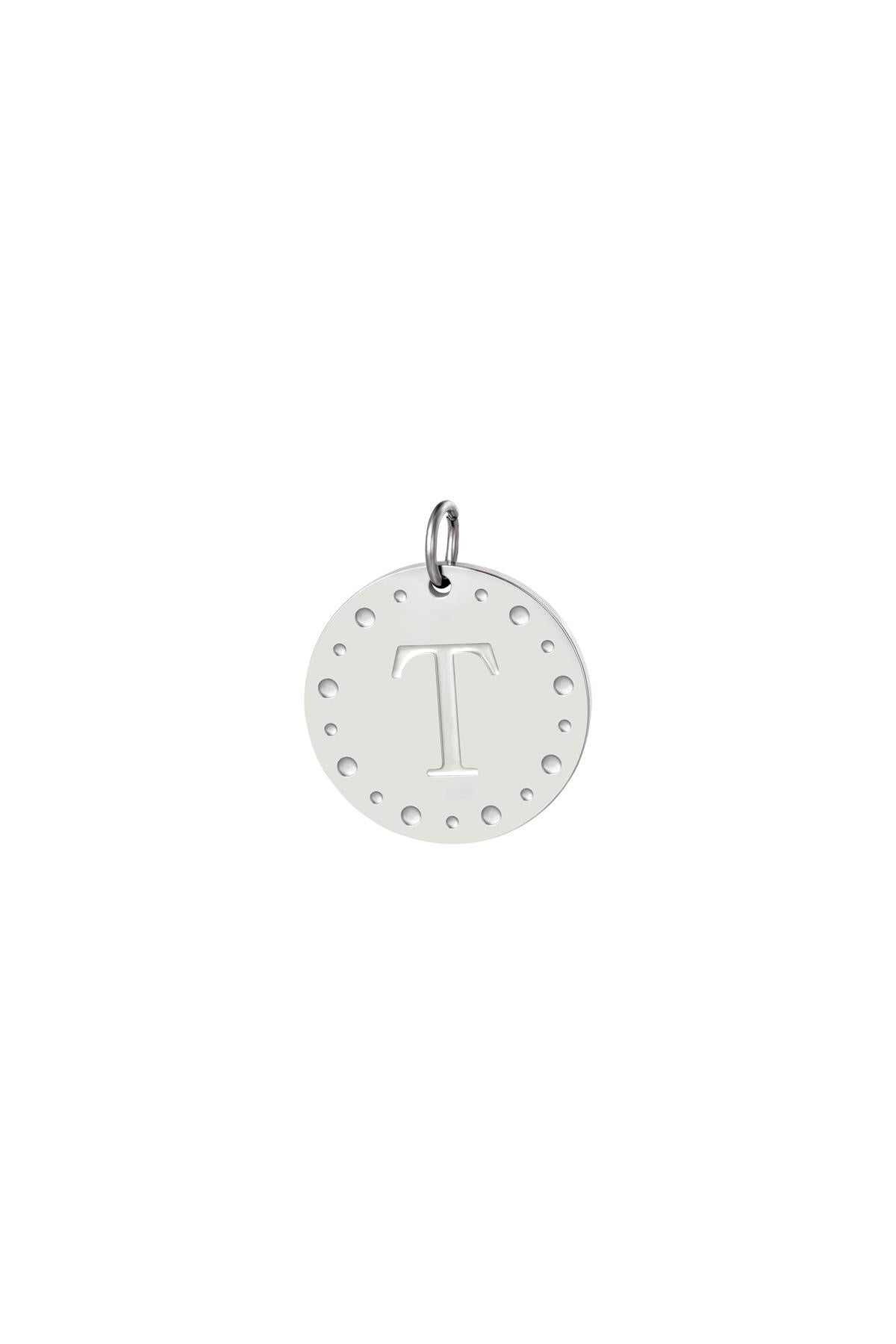 Pendants with engraved initial