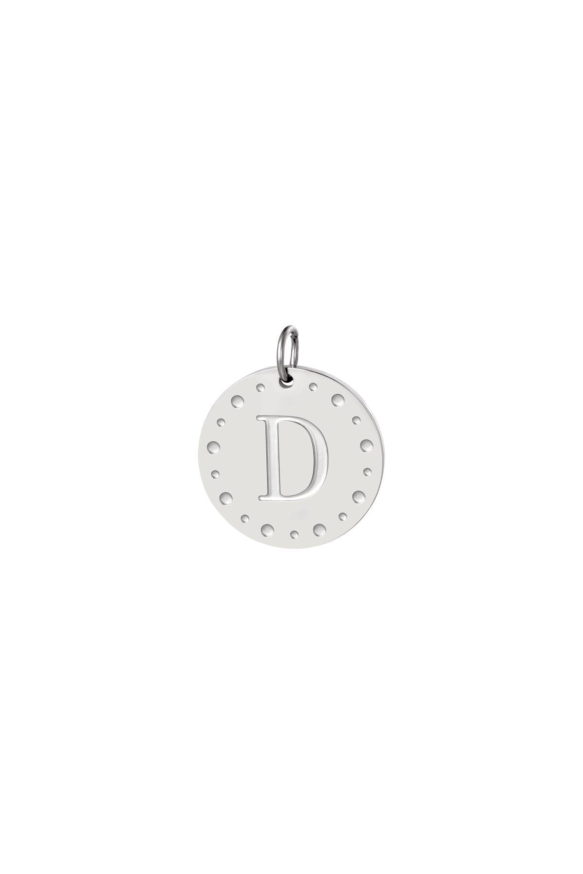 Pendants with engraved initial
