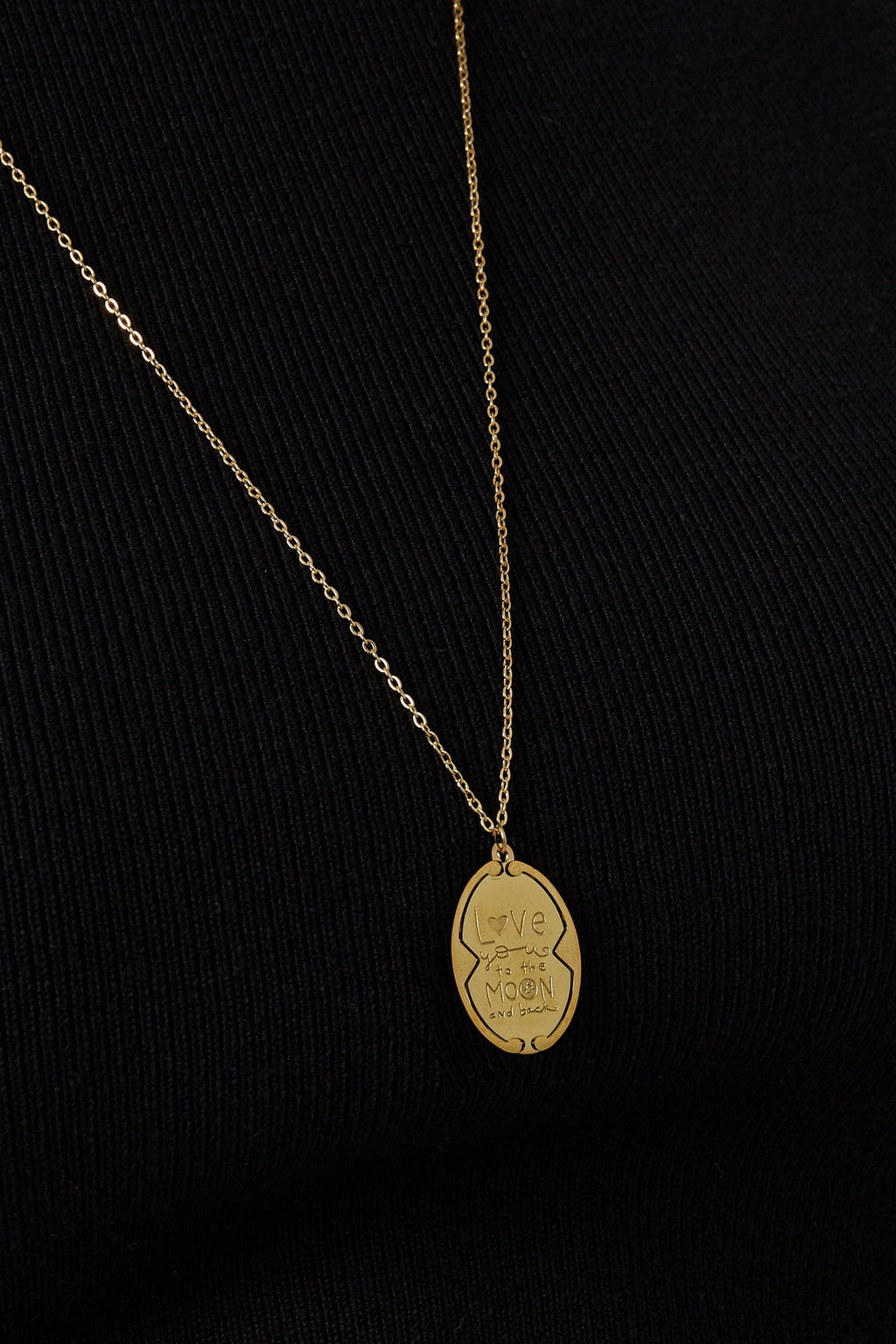 Collana To The Moon